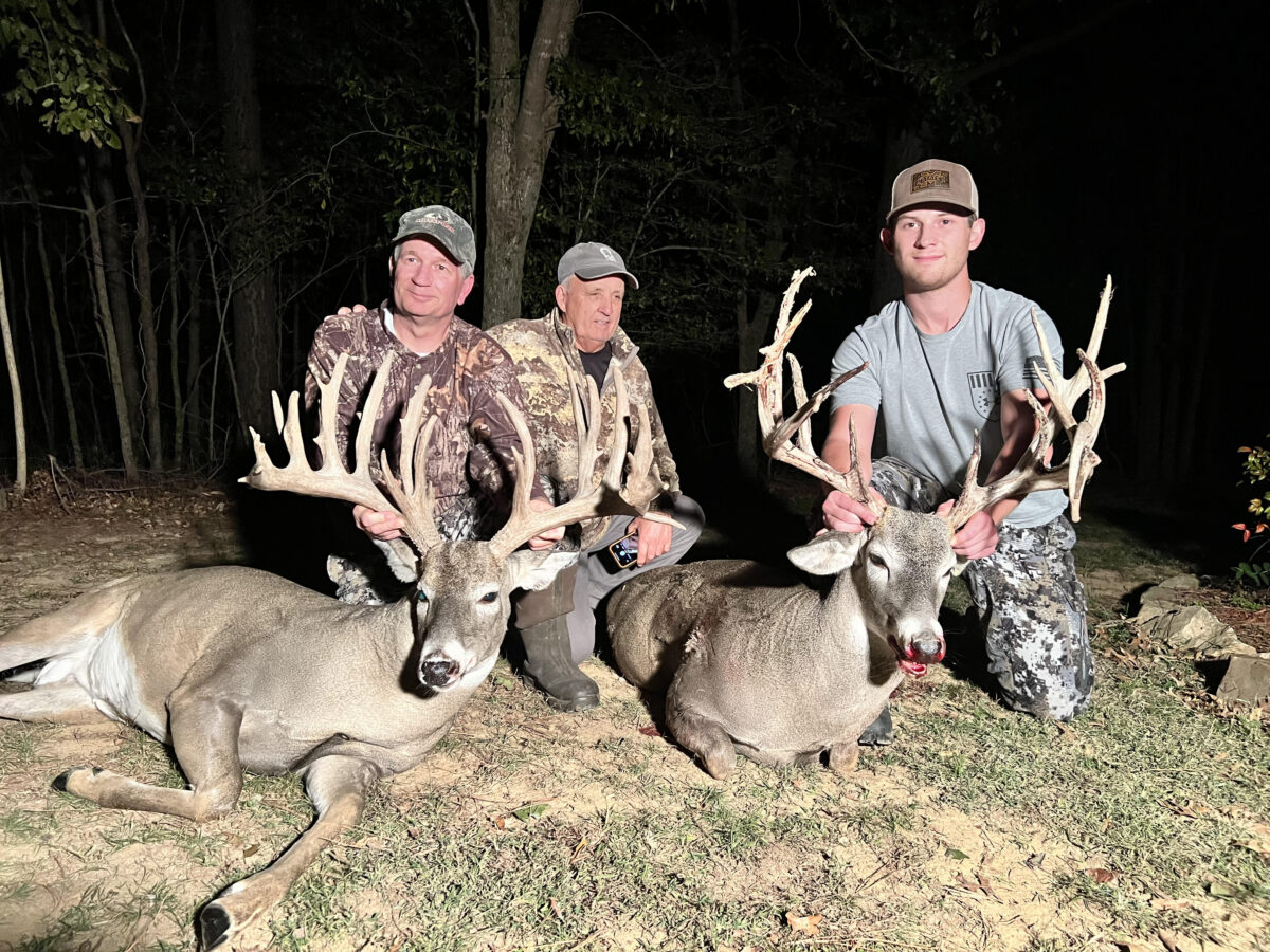 Cedar Ridge Whitetails Deer Hunt Illinois: Best Months for 170-Class, 180-Class & 200-Class ...